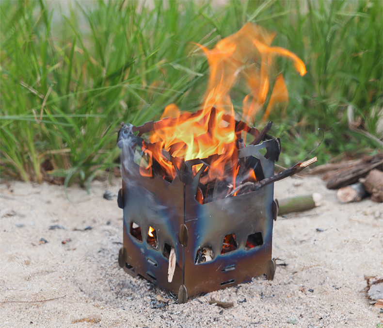 Bollitore in lega di titanio B - Ultralight Titanium Wood Stove Backpack recensione e prezzo
